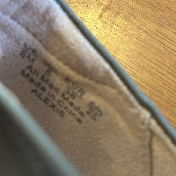 Naturalizer Soul Alexis Loafer Mushroom Gray 8M EUC - Picture 4 of 9